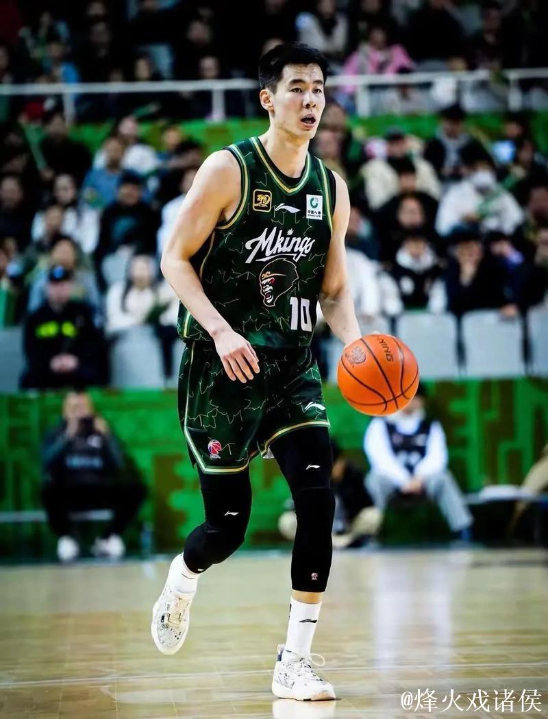 CBA官宣首轮最佳阵容:郭昊文砍42分险胜广东 里勒力挫山东 CBA官宣首轮最佳阵容:郭昊文砍42分险胜广东 里勒力挫山东